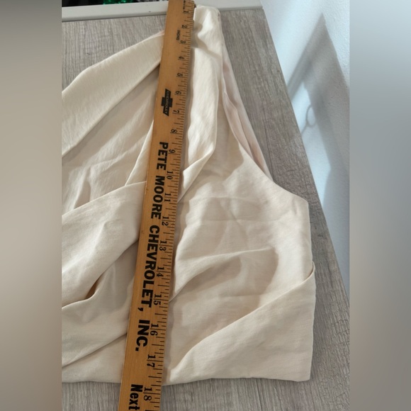 The Sei Asymmetrical Pleat Top Cream One Shoulder NWT Size 6 Designer Blouse - Picture 7 of 10